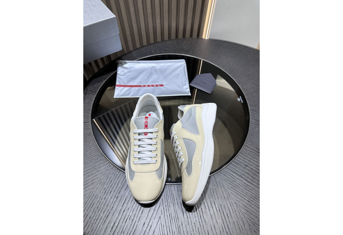 Prada 48