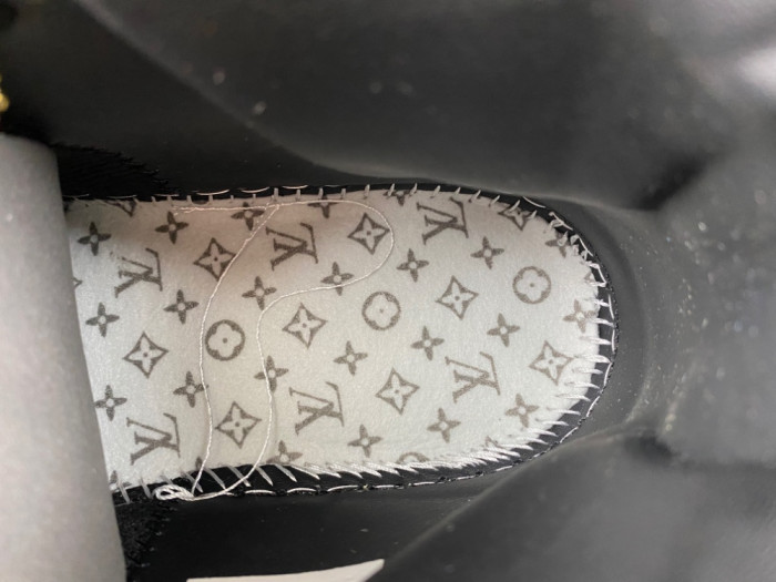 OFF-WHITE x Air Jordan 1 LV-554724-555